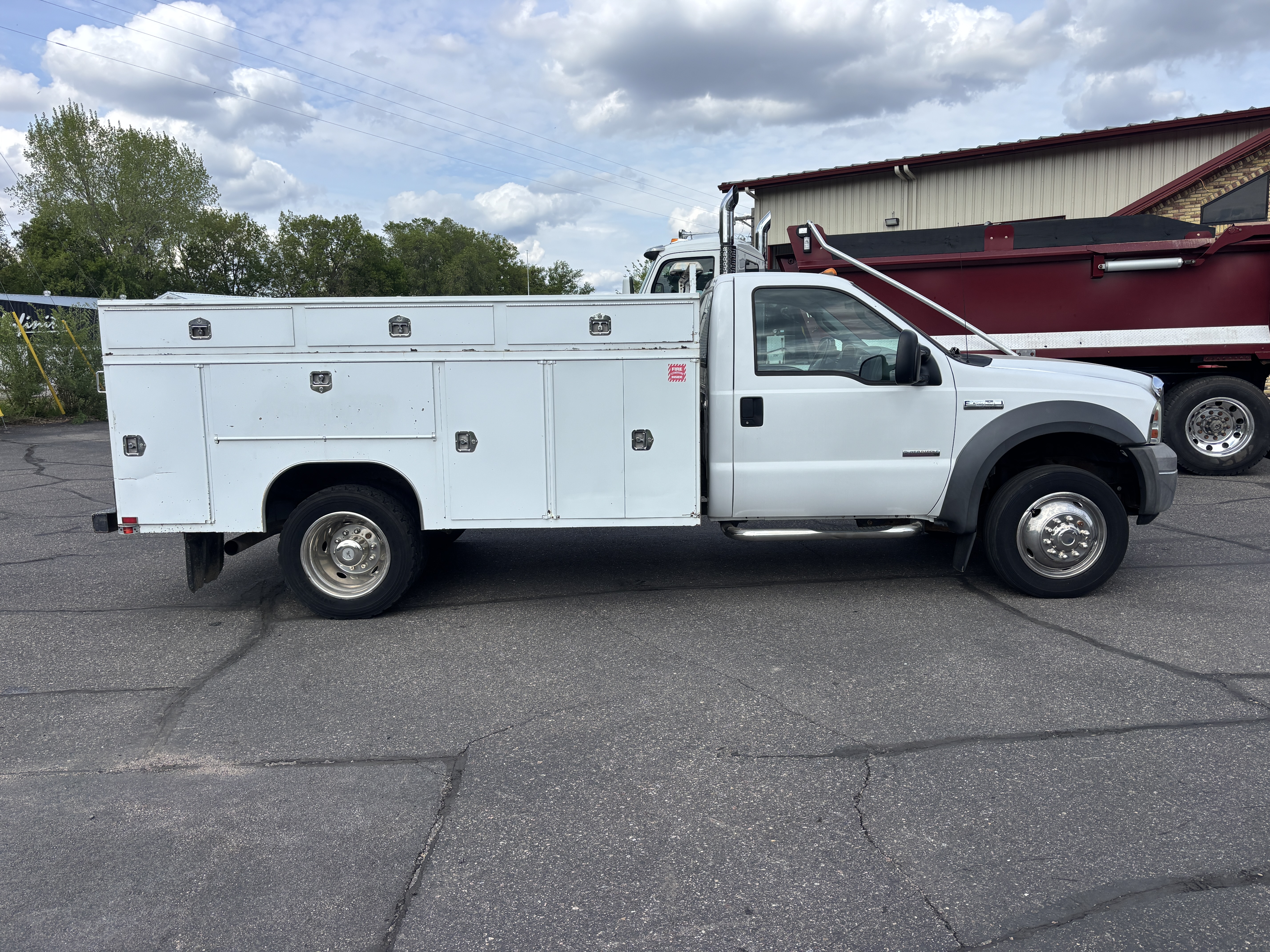 2005 Ford F-450 - Photo 12