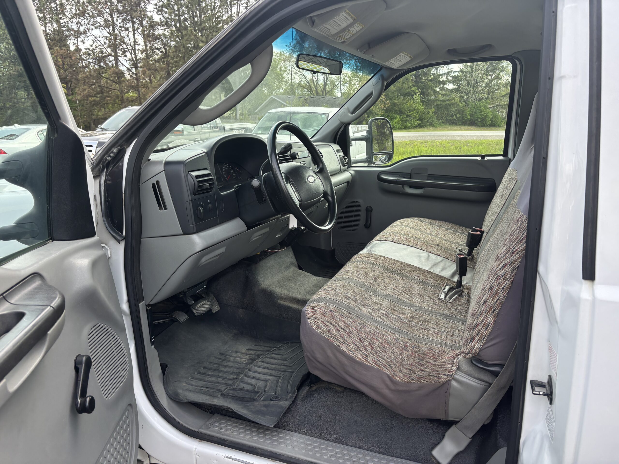 2005 Ford F-450 - Photo 8
