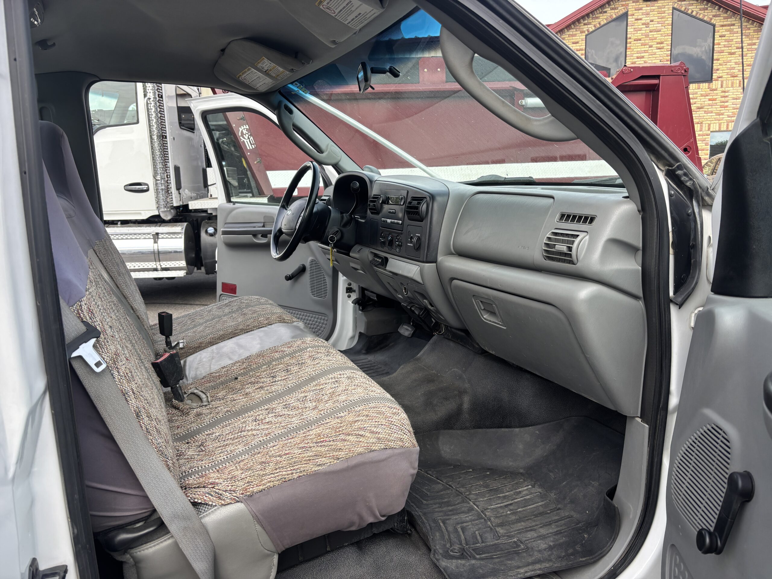 2005 Ford F-450 - Photo 9